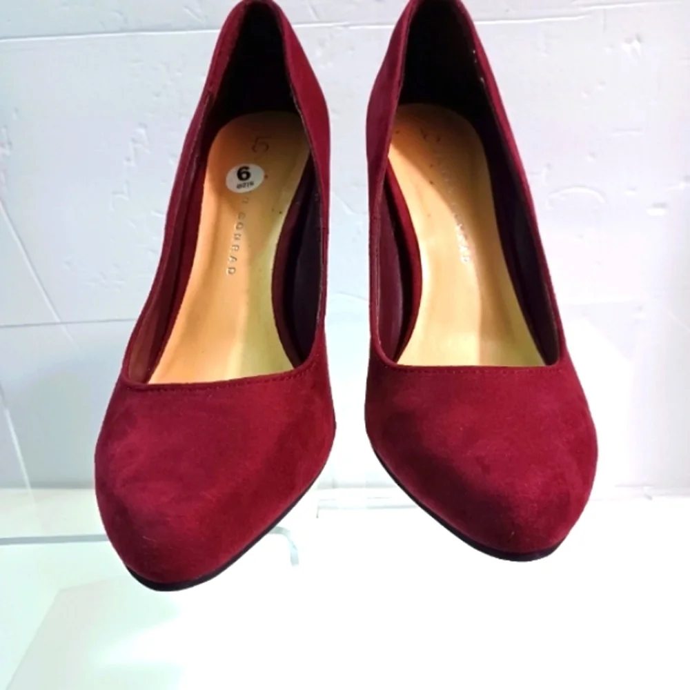 LC Lauren Conrad Slip-on Pumps, Size:9M, Color: Burgundy
